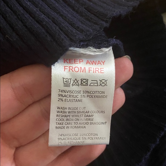 Urban outfitters stripped crop turtleneck size XS - Picture 6 of 6